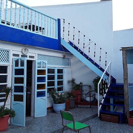 White And Blue Hostel Εσαουίρα Εξωτερικό φωτογραφία