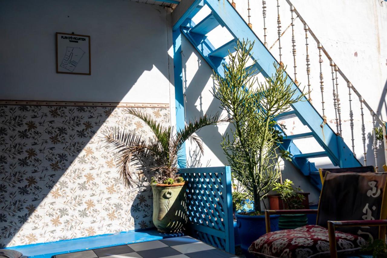 White And Blue Hostel Εσαουίρα Εξωτερικό φωτογραφία