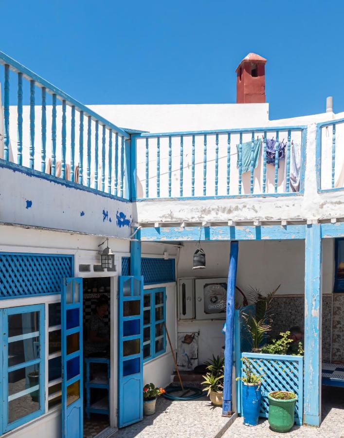 White And Blue Hostel Εσαουίρα Εξωτερικό φωτογραφία