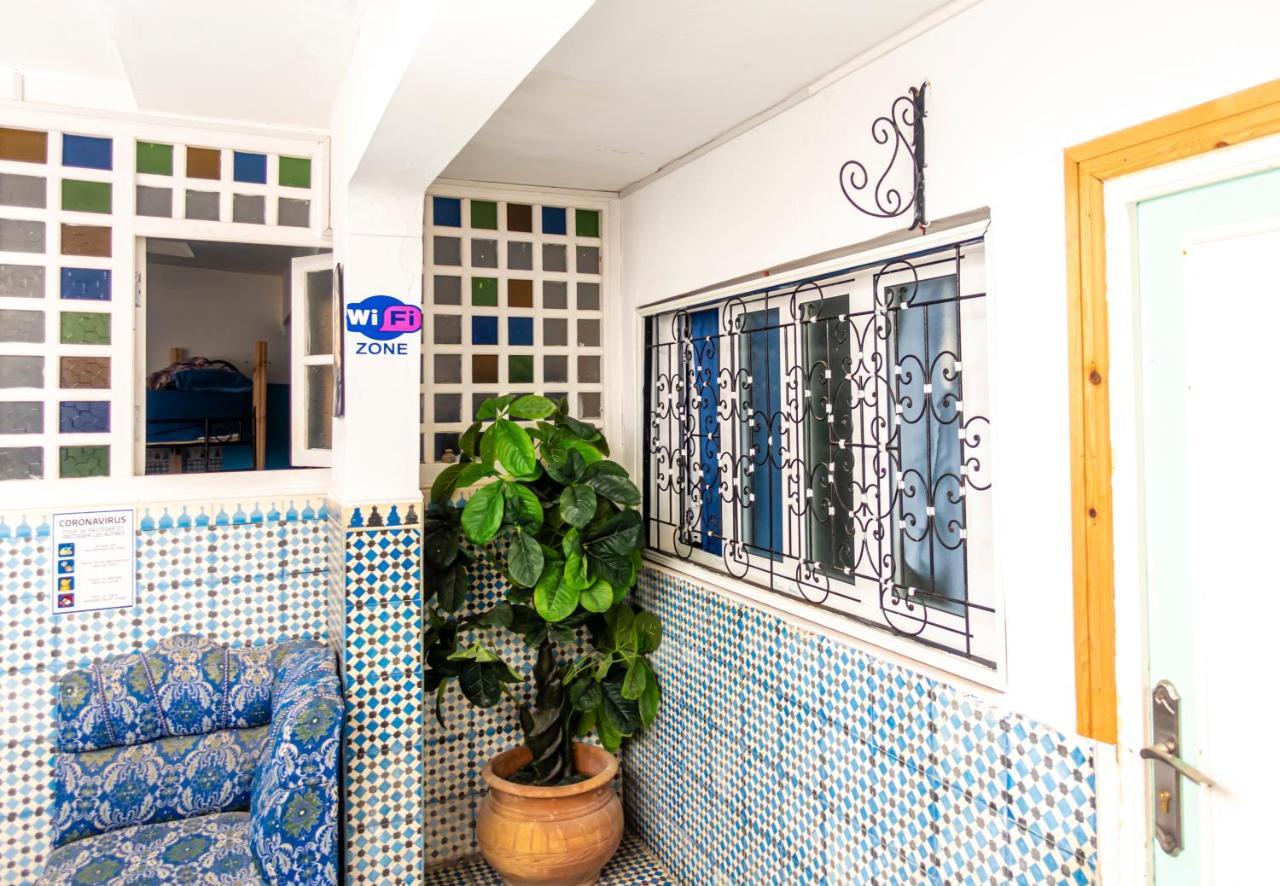 White And Blue Hostel Εσαουίρα Εξωτερικό φωτογραφία
