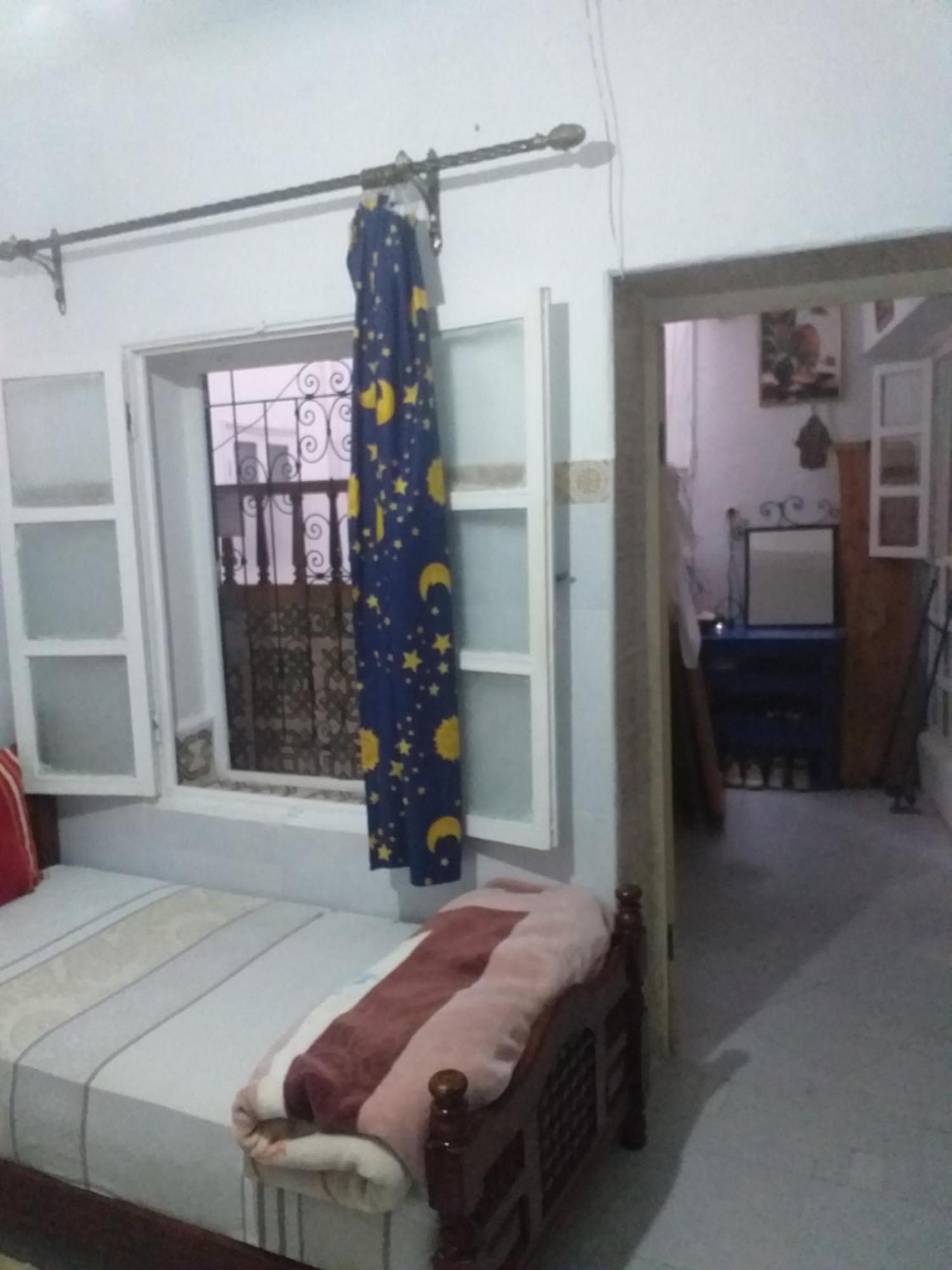 White And Blue Hostel Εσαουίρα Εξωτερικό φωτογραφία