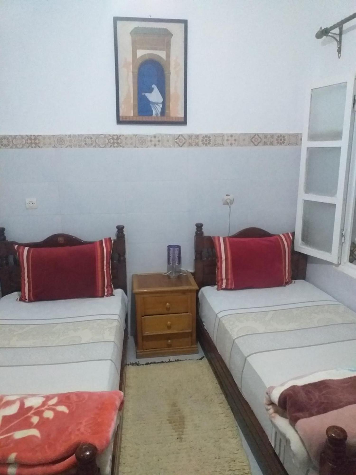 White And Blue Hostel Εσαουίρα Εξωτερικό φωτογραφία