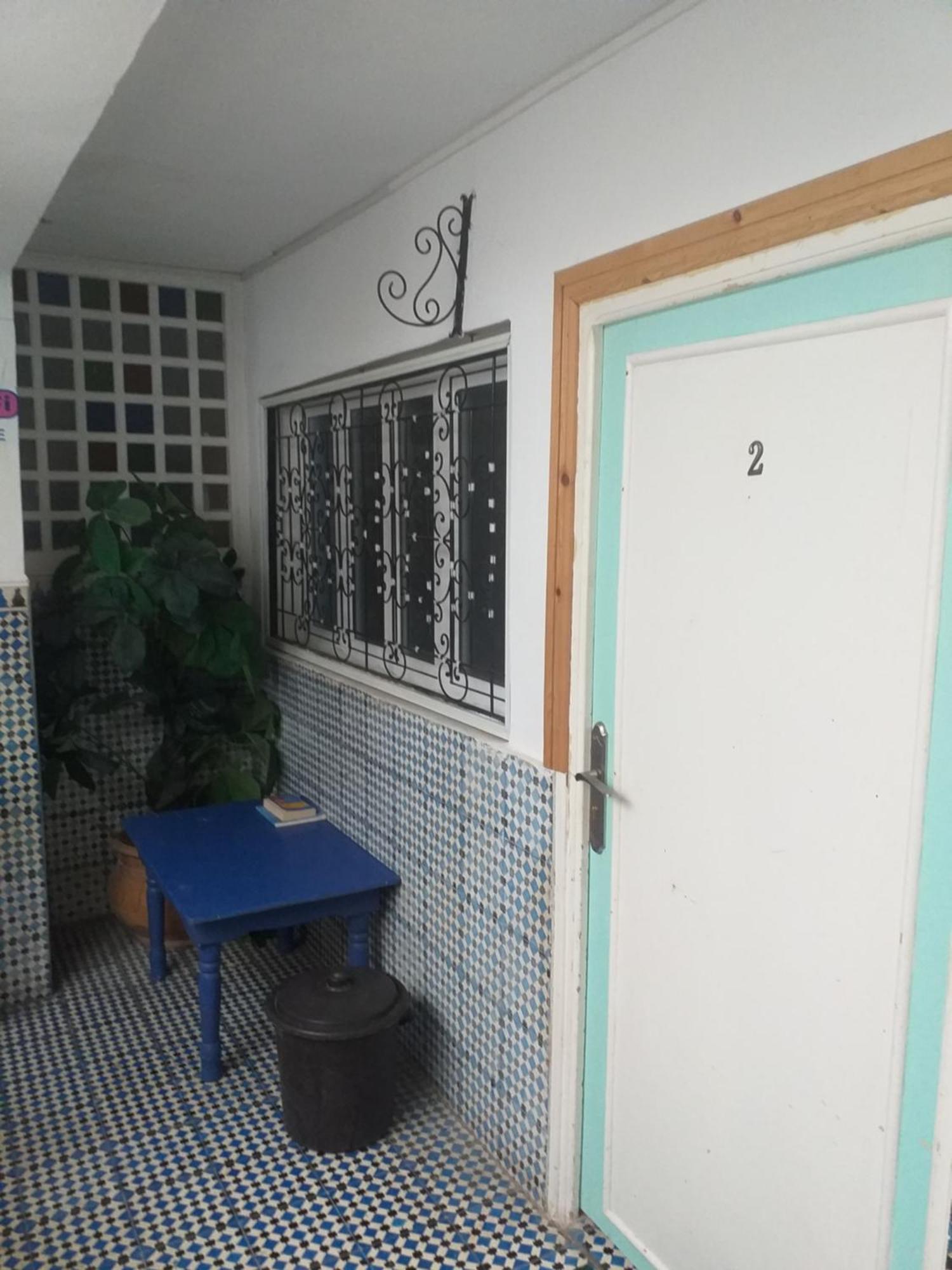 White And Blue Hostel Εσαουίρα Εξωτερικό φωτογραφία