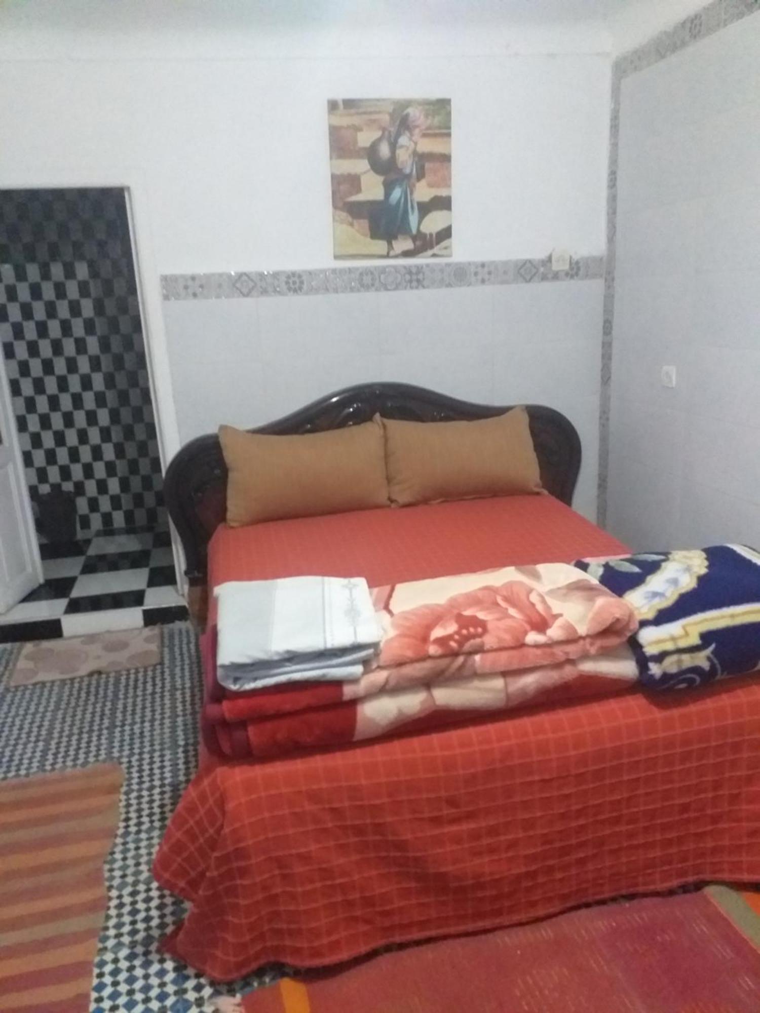 White And Blue Hostel Εσαουίρα Εξωτερικό φωτογραφία
