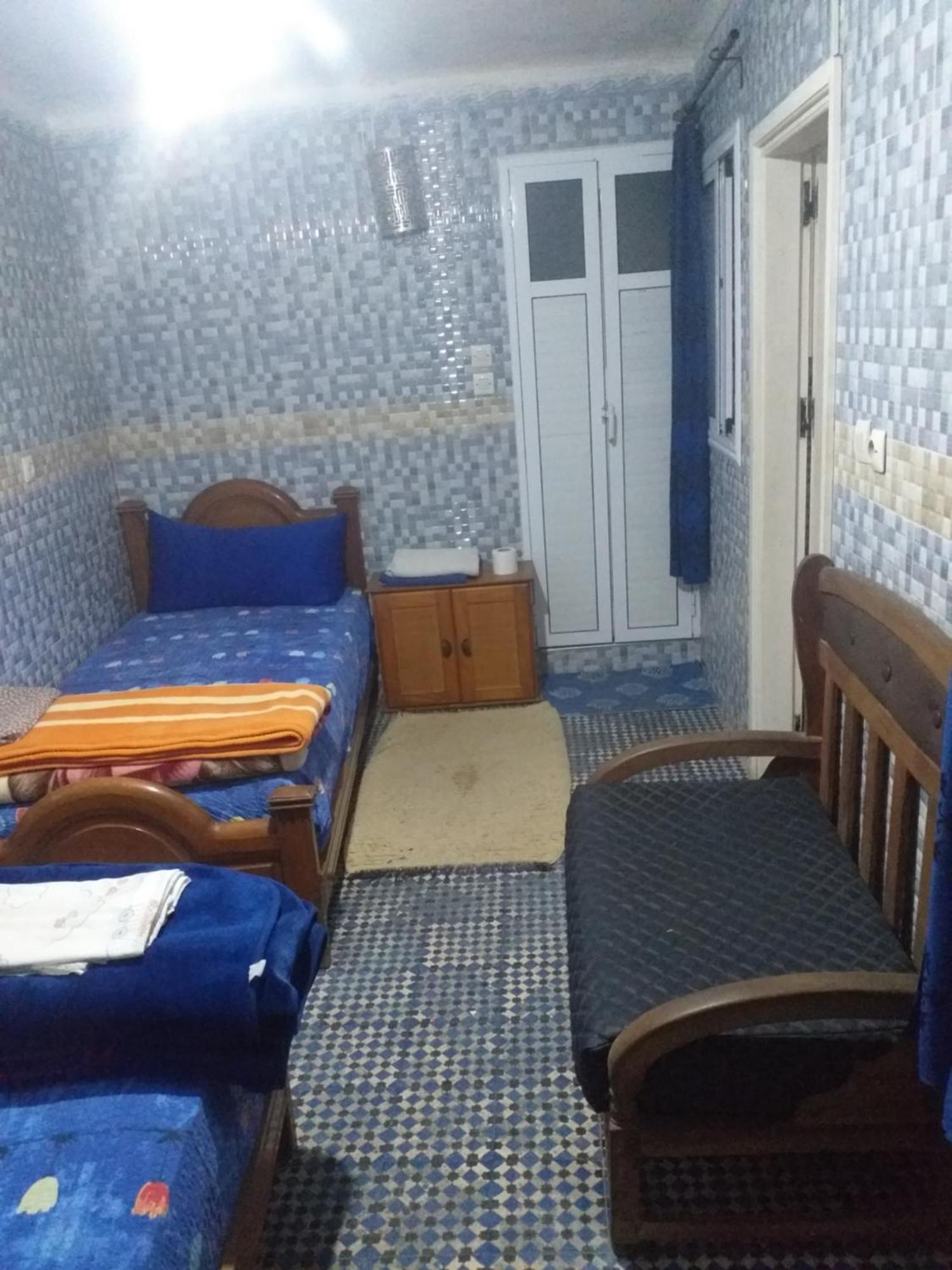 White And Blue Hostel Εσαουίρα Εξωτερικό φωτογραφία