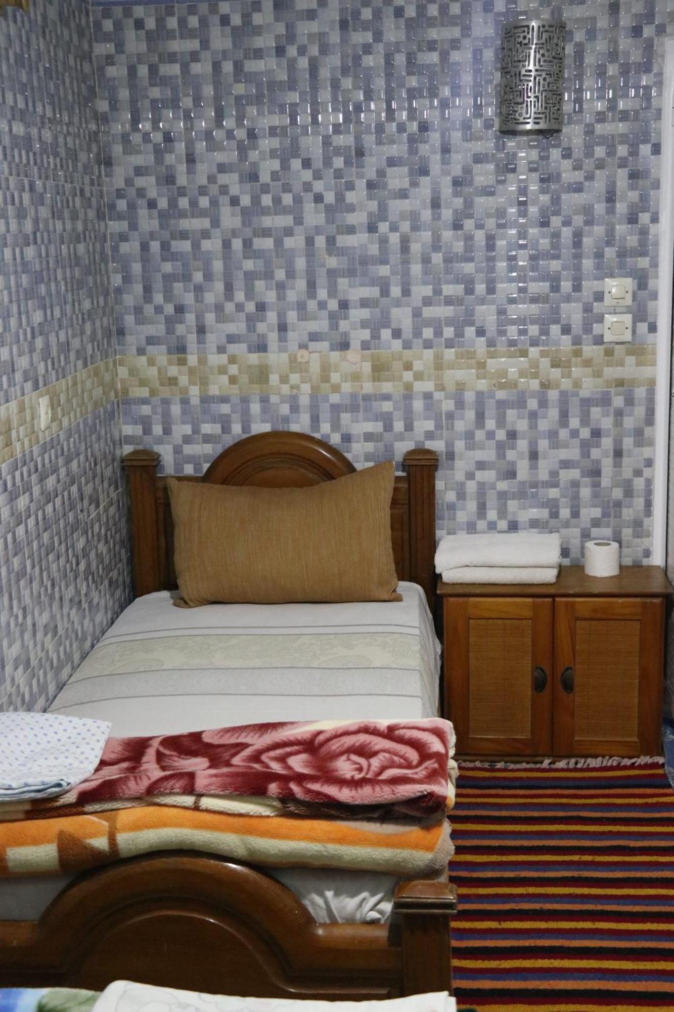 White And Blue Hostel Εσαουίρα Εξωτερικό φωτογραφία