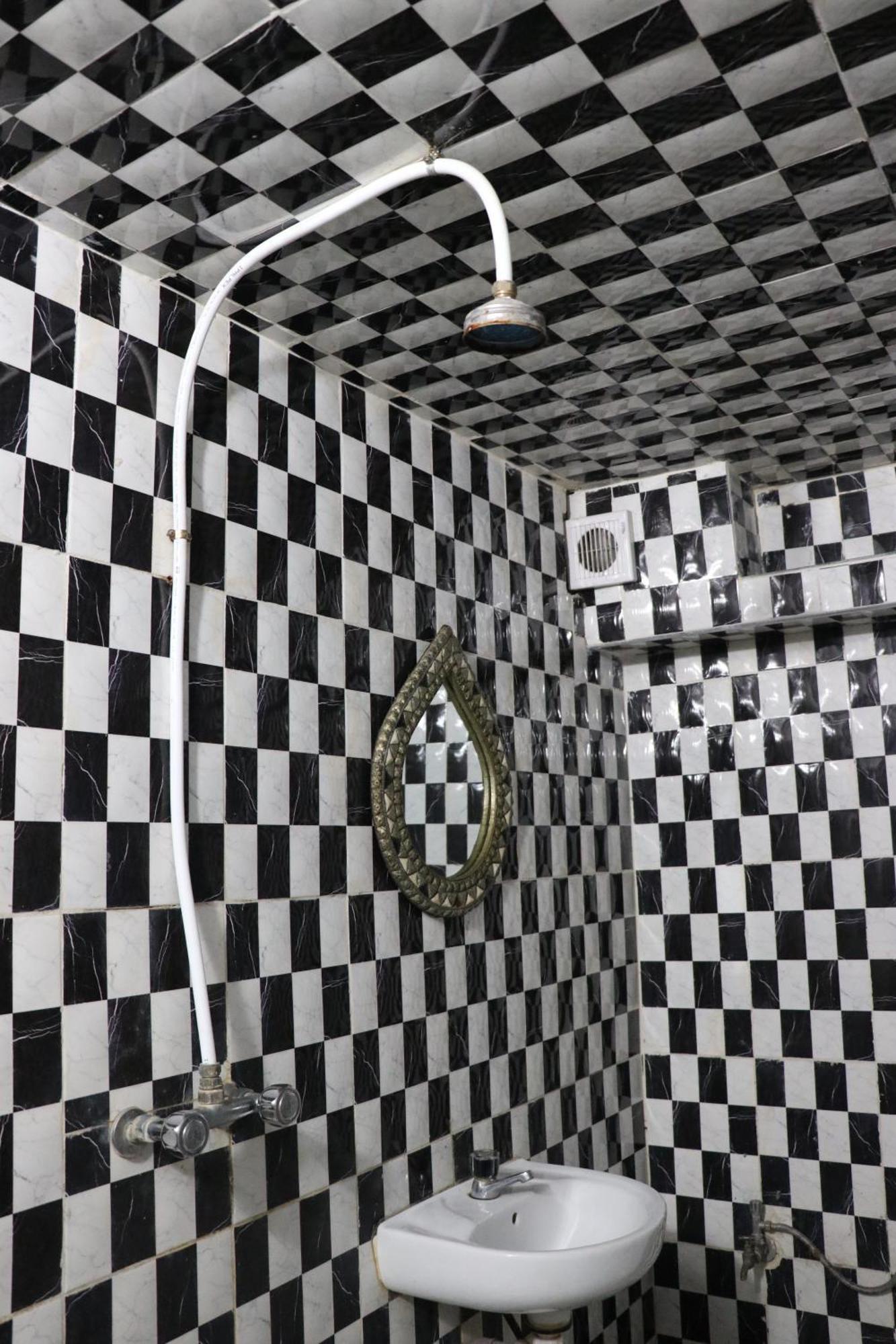 White And Blue Hostel Εσαουίρα Εξωτερικό φωτογραφία