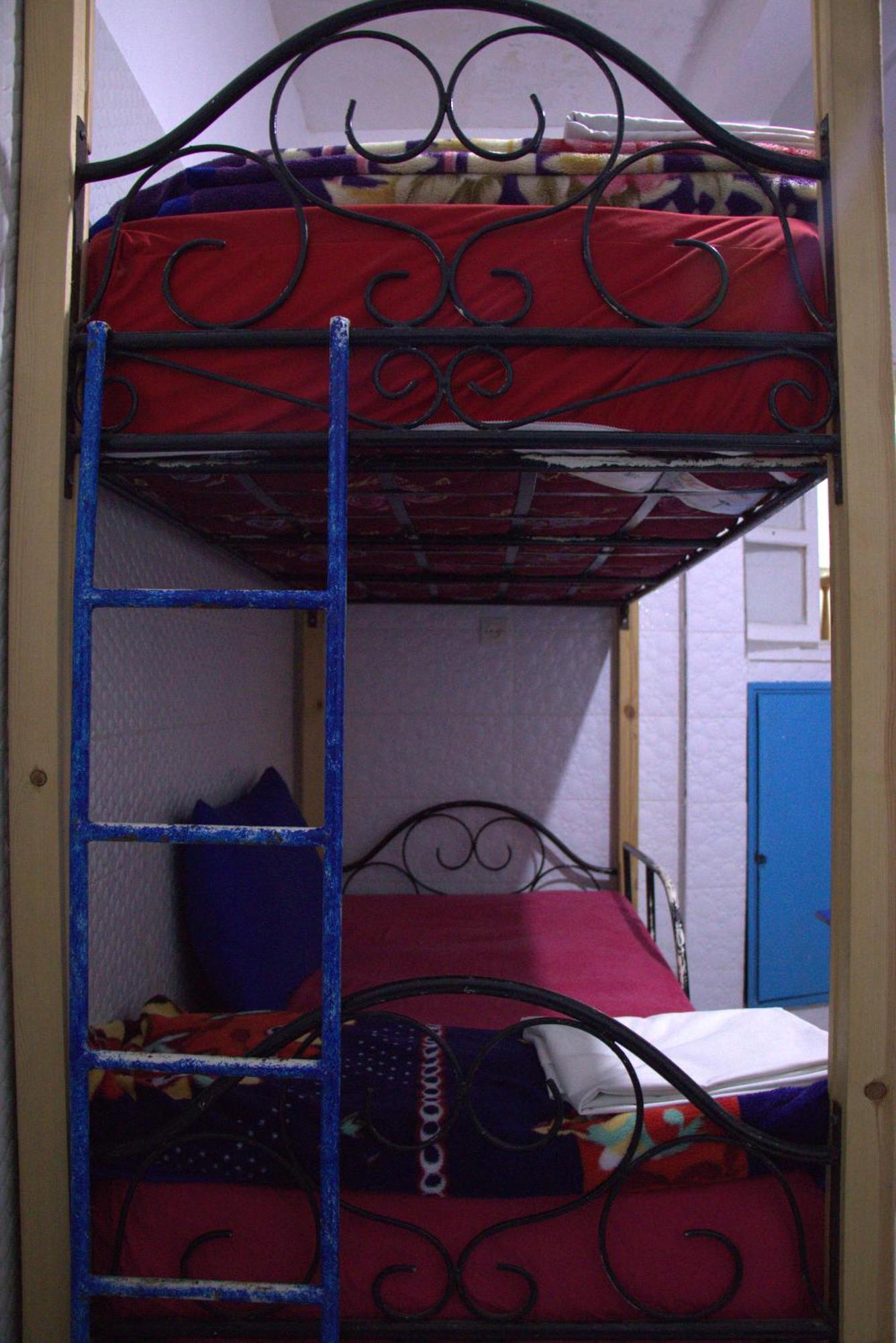White And Blue Hostel Εσαουίρα Εξωτερικό φωτογραφία