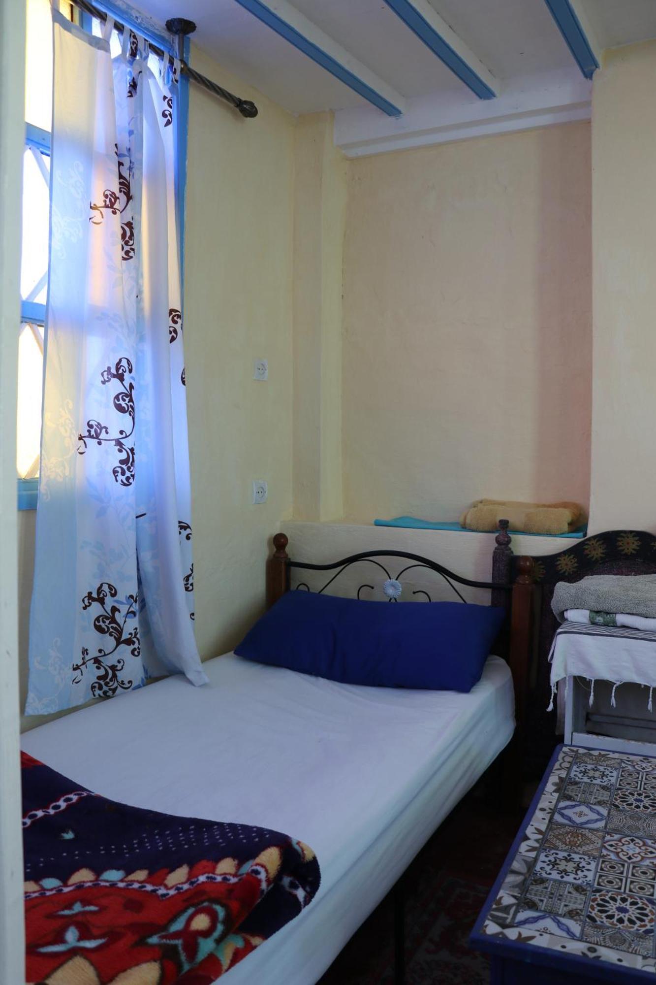 White And Blue Hostel Εσαουίρα Εξωτερικό φωτογραφία