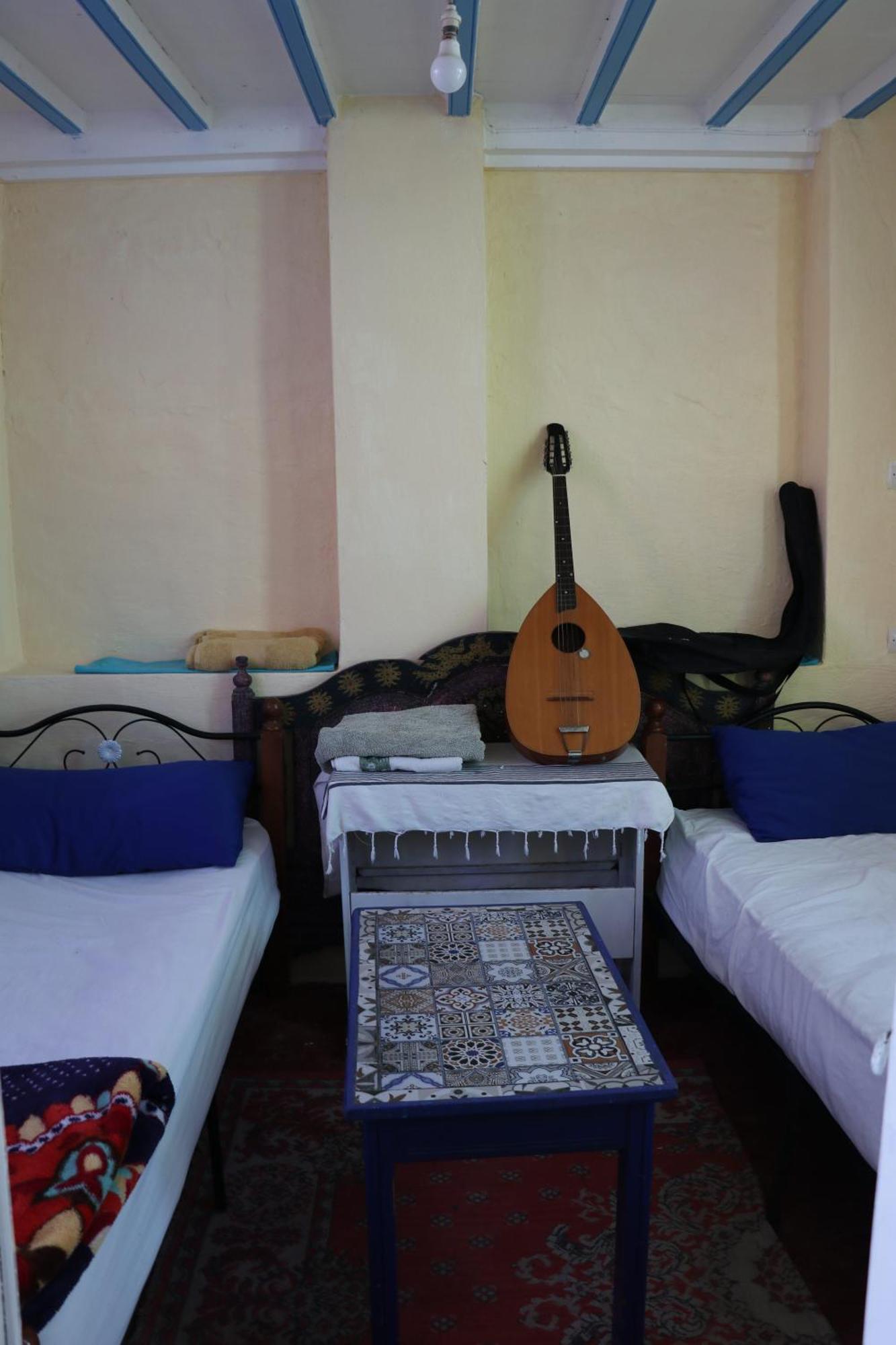 White And Blue Hostel Εσαουίρα Εξωτερικό φωτογραφία