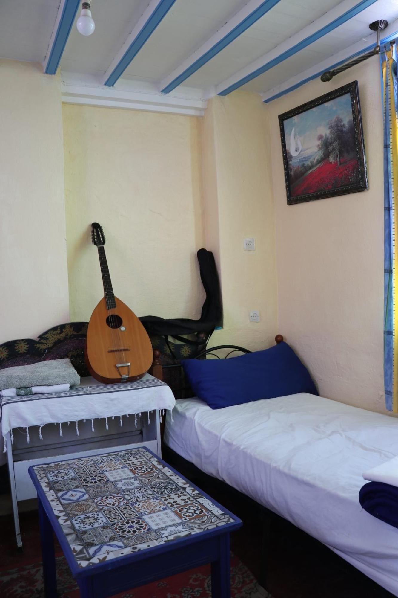 White And Blue Hostel Εσαουίρα Εξωτερικό φωτογραφία