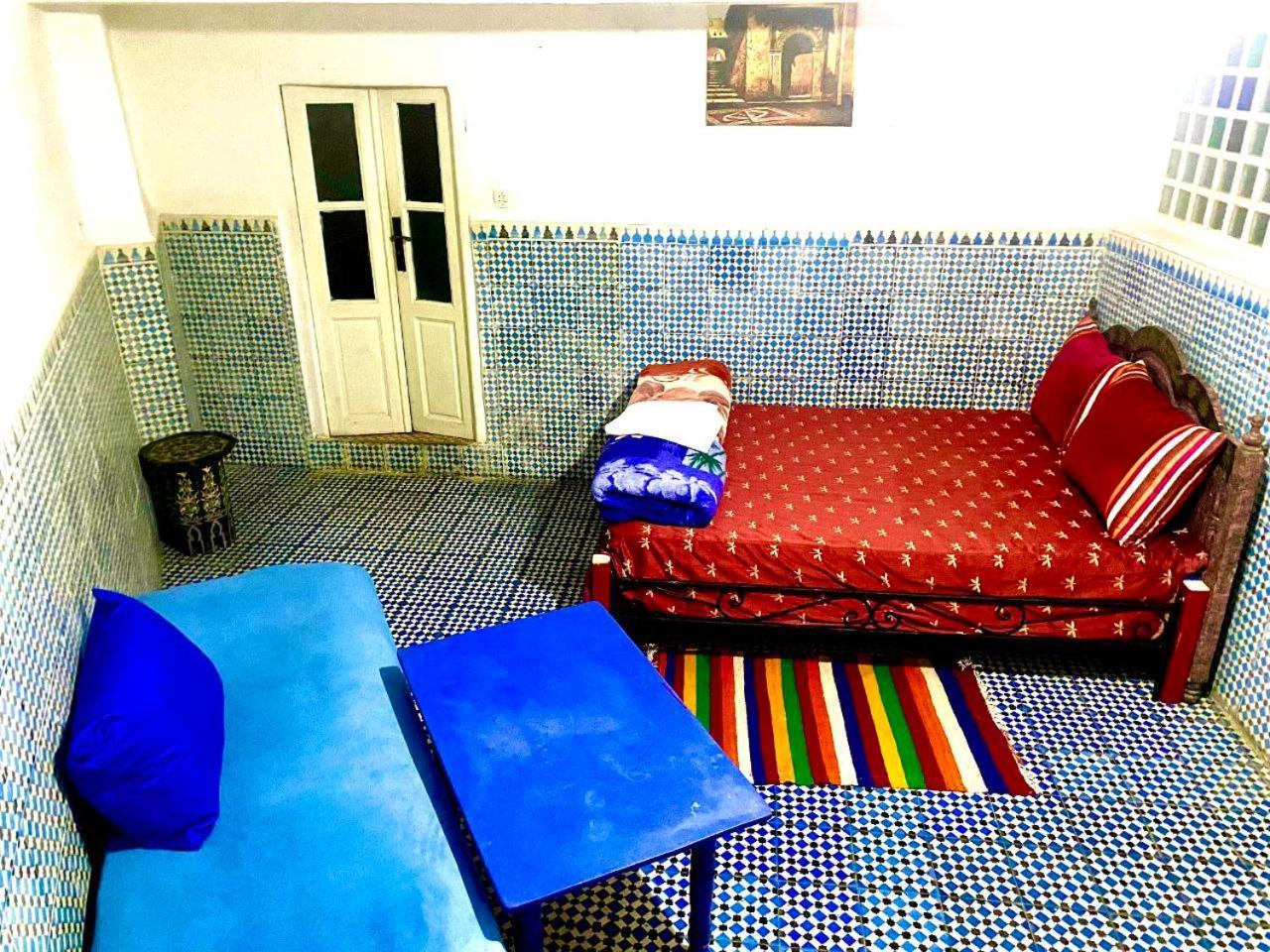 White And Blue Hostel Εσαουίρα Εξωτερικό φωτογραφία