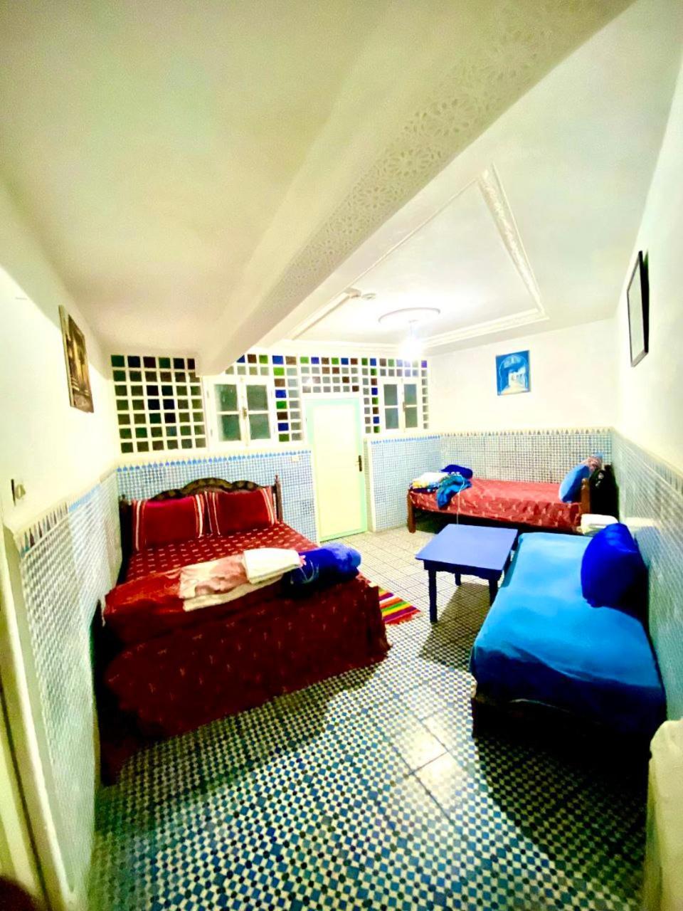 White And Blue Hostel Εσαουίρα Εξωτερικό φωτογραφία