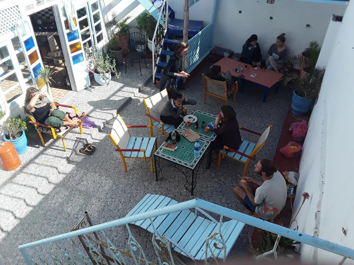 White And Blue Hostel Εσαουίρα Εξωτερικό φωτογραφία